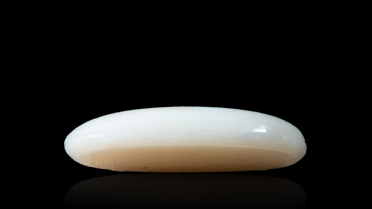 White Opal With Fire 2.76 Carats / 3.03 Ratti