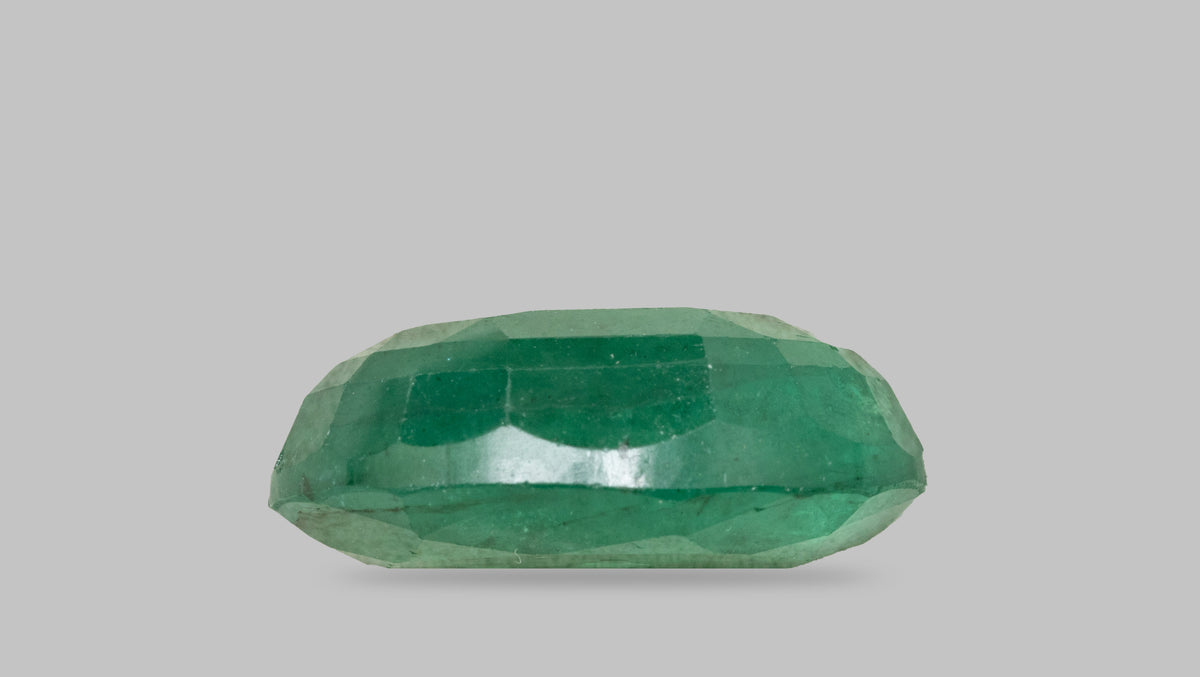 Zambian Emerald (Panna) 7.19 Carats / 7.9 Ratti