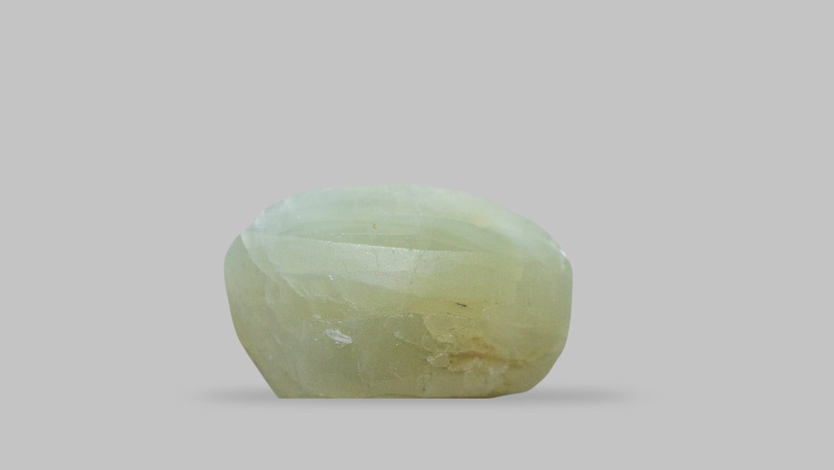 Cat's Eye (Lehsuniya) 4.13 Carats / 4.54 Ratti