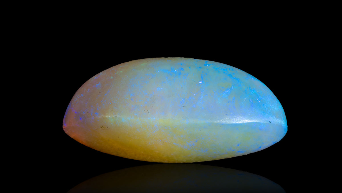 White Opal With Fire 10.84 Carats / 11.91 Ratti