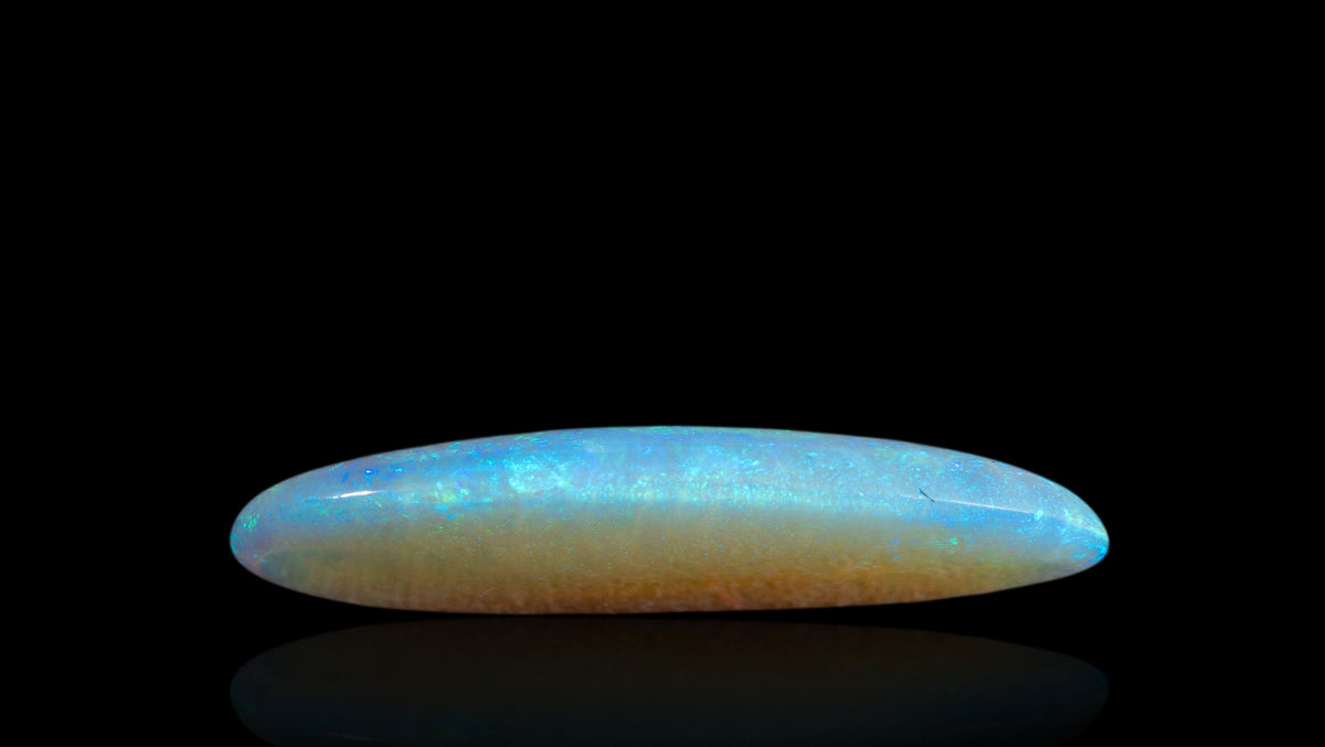 White Opal With Fire 4.44 Carats / 4.88 Ratti