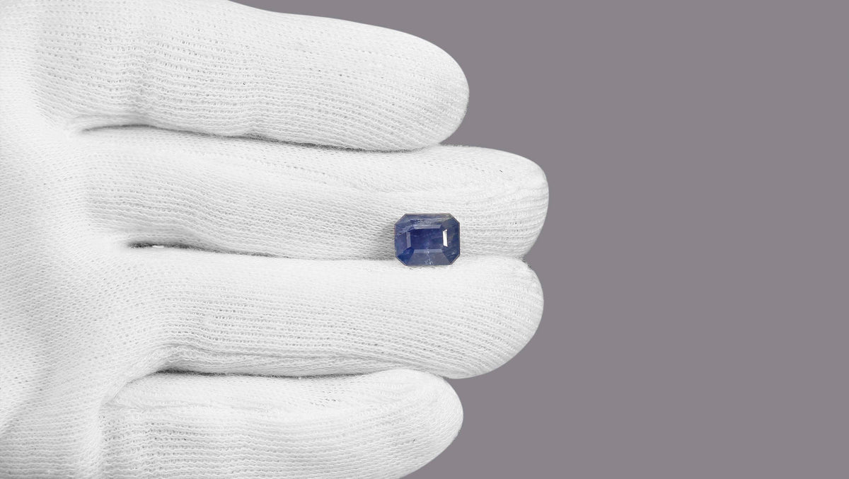 Natural Blue Sapphire 6.41 Carats / 7.04 Ratti