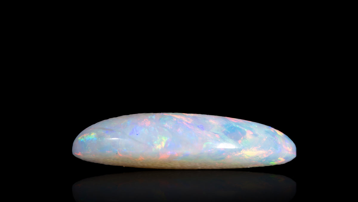 White Opal With Fire 4.62 Carats / 5.08 Ratti
