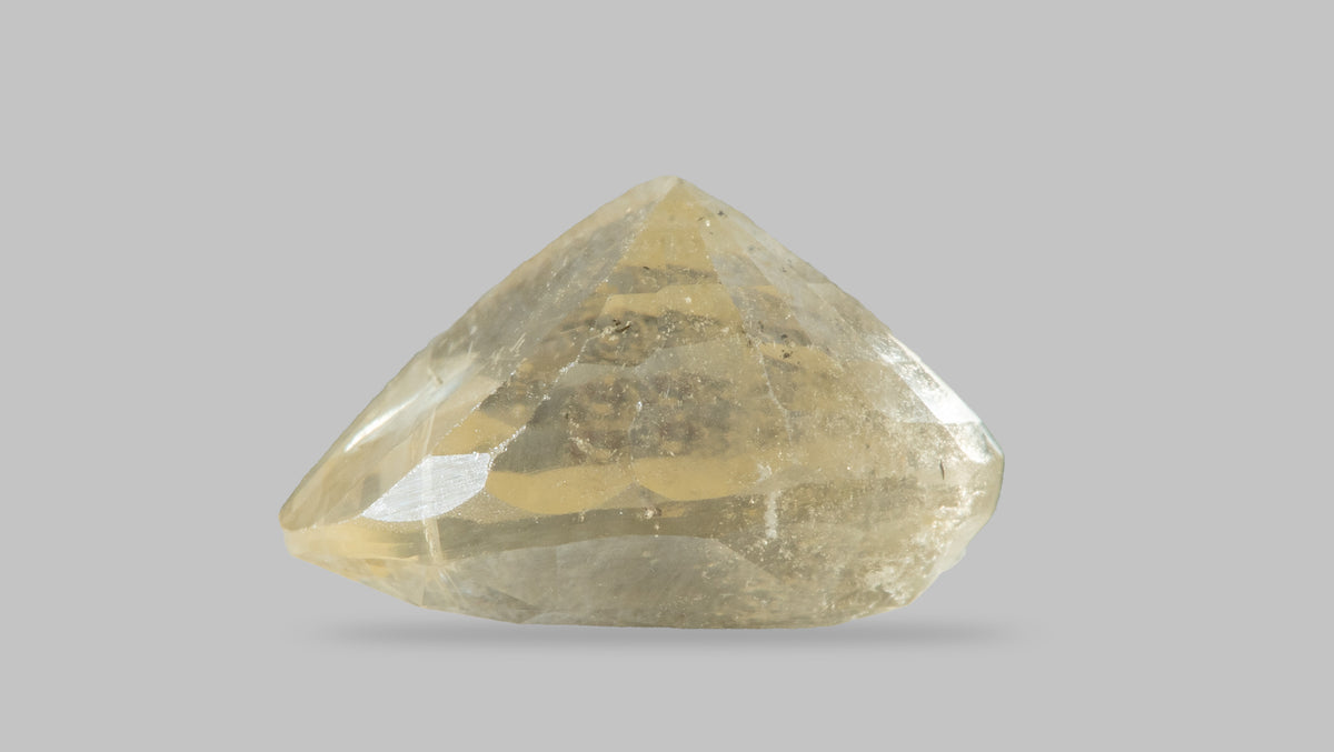Natural Yellow Sapphire 5.57 Carats / 6.12 Ratti