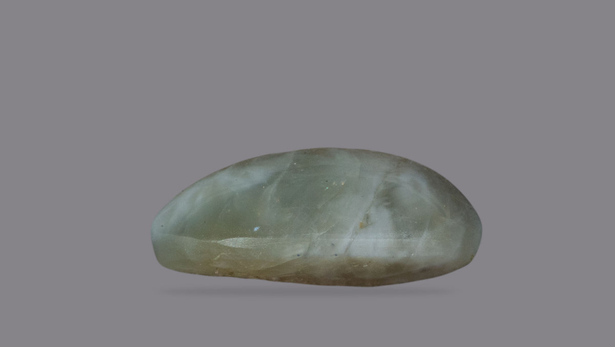 Cat's Eye (Lehsuniya) 5.64 Carats / 6.2 Ratti