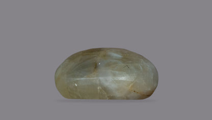 Cat's Eye (Lehsuniya) 8.38 Carats / 9.21 Ratti