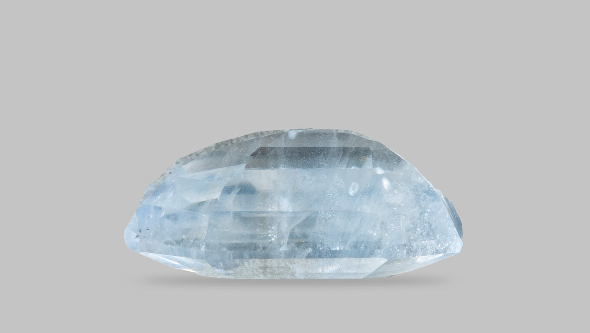 Natural Blue Sapphire 5.02 Carats / 5.52 Ratti