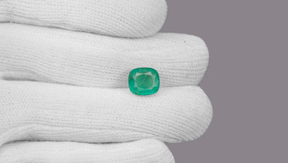 Zambian Emerald (Panna) 3.92 Carats / 4.31 Ratti