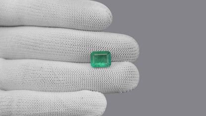 Zambian Emerald (Panna) 4.45 Carats / 4.89 Ratti