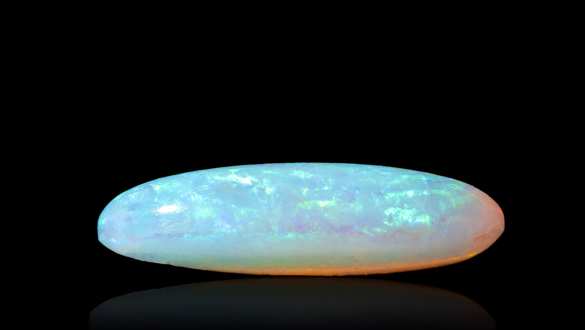 White Opal With Fire 4.03 Carats / 4.43 Ratti