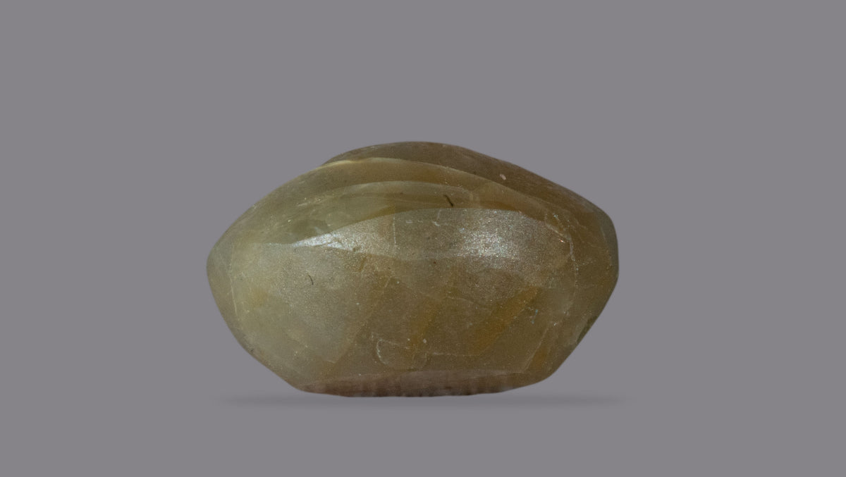 Cat's Eye (Lehsuniya) 5.82 Carats / 6.4 Ratti