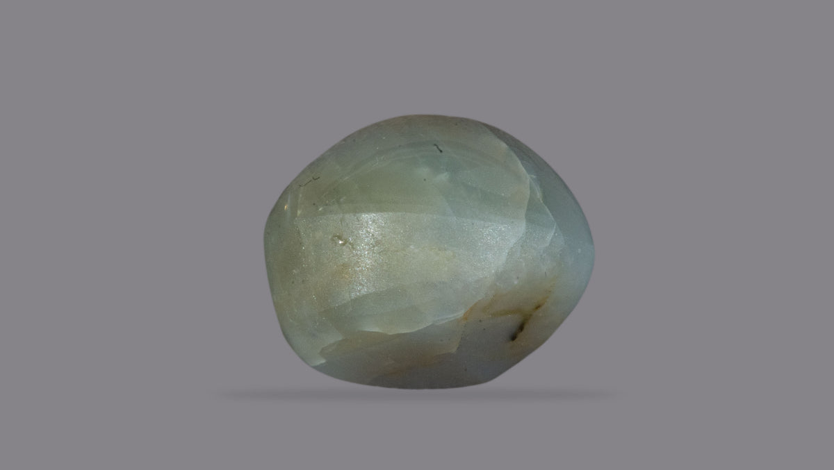 Cat's Eye (Lehsuniya) 8.32 Carats / 9.14 Ratti