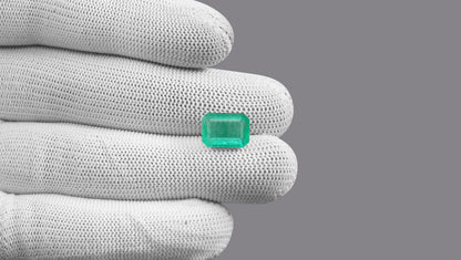 Zambian Emerald (Panna) 5.38 Carats / 5.91 Ratti