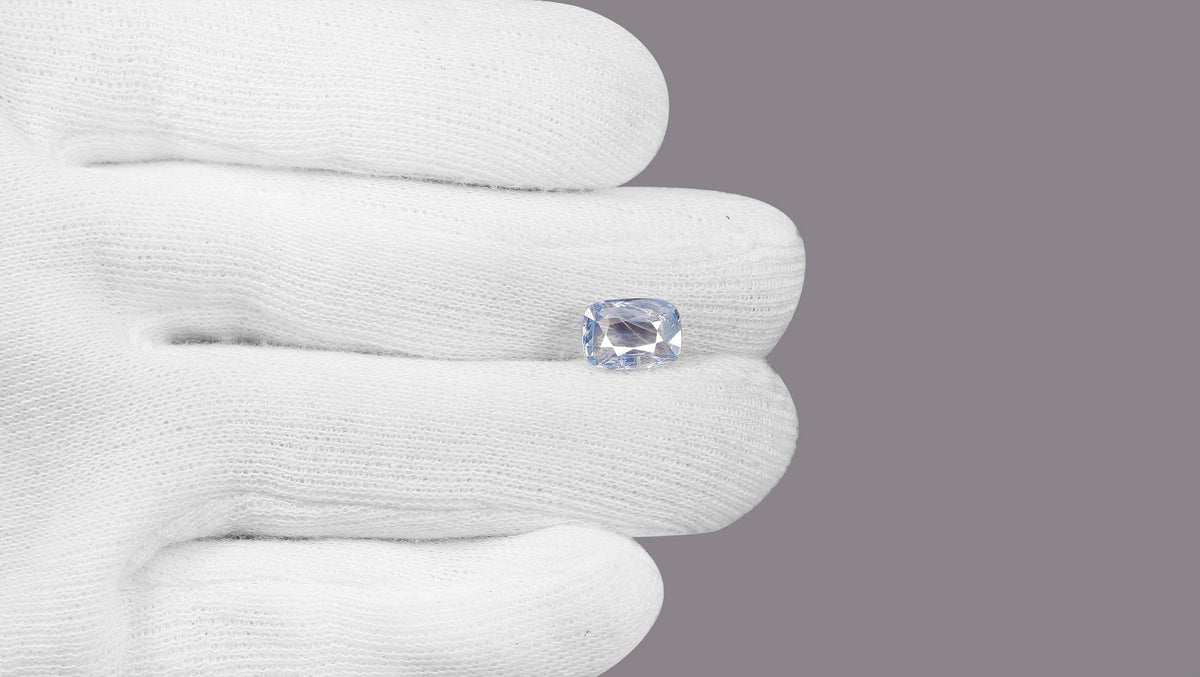 Natural Blue Sapphire 4.54 Carats / 4.99 Ratti