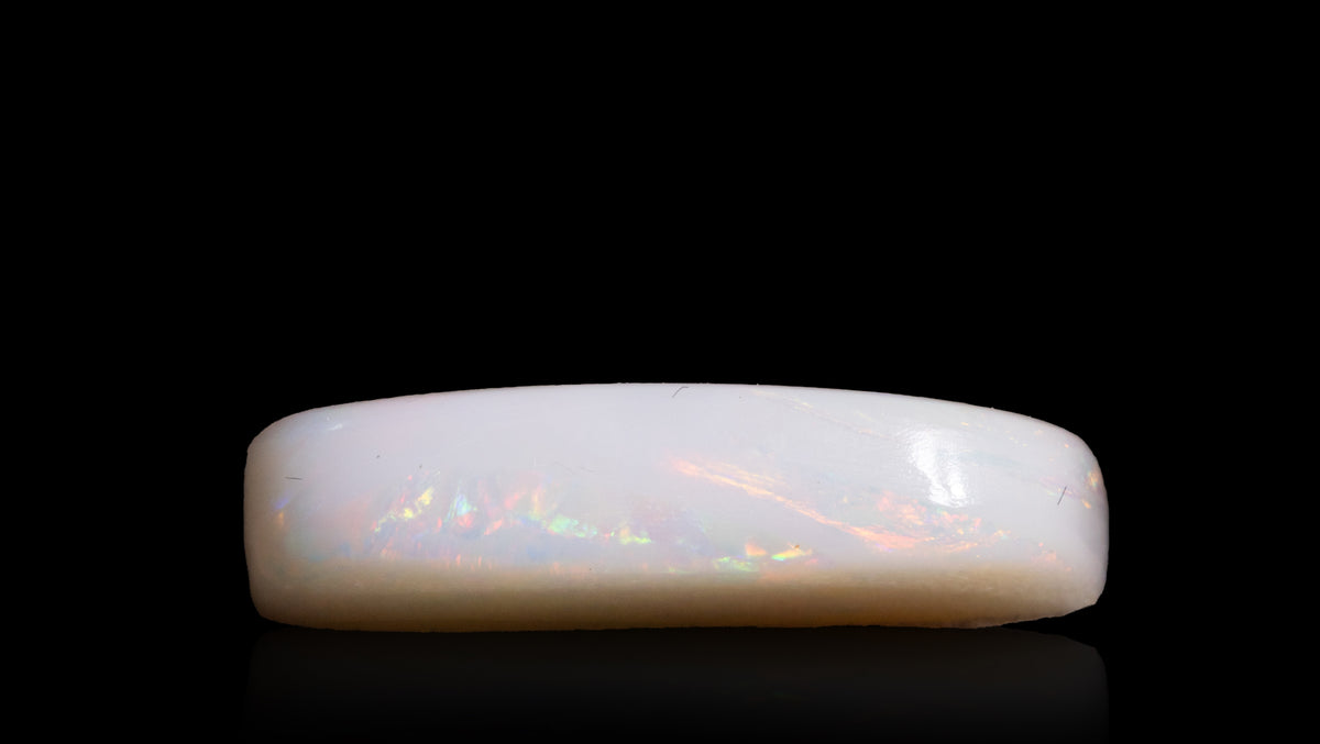 White Opal With Fire 10.80 Carats / 11.87 Ratti