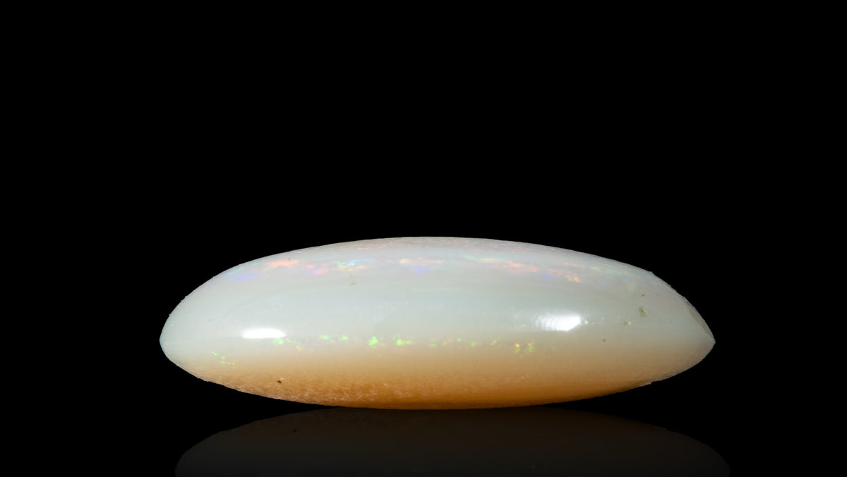White Opal With Fire 3.79 Carats / 4.16 Ratti