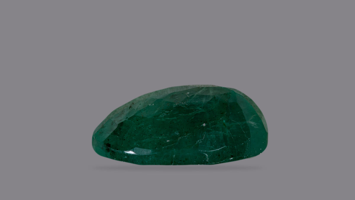 Zambian Emerald (Panna) 6.88 Carats / 7.56 Ratti