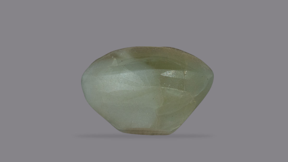 Cat's Eye (Lehsuniya) 6.74 Carats / 7.46 Ratti