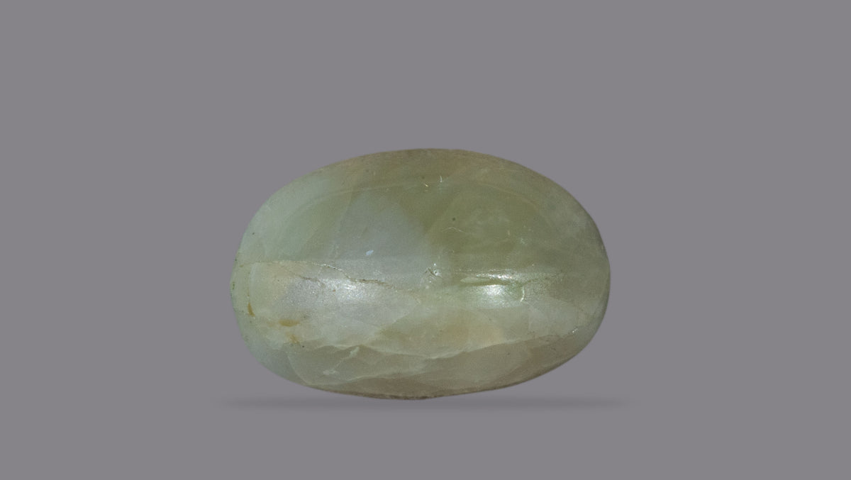 Cat's Eye (Lehsuniya) 5.10 Carats / 5.6 Ratti