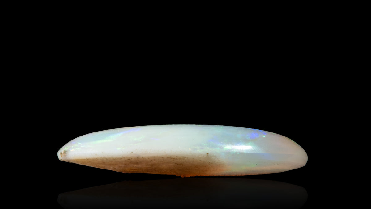 White Opal With Fire 2.77 Carats / 3.04 Ratti