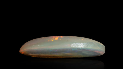 White Opal With Fire 3.61 Carats / 3.97 Ratti