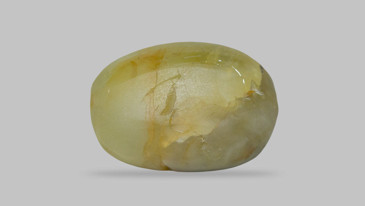Cat's Eye (Lehsuniya) 5.53 Carats / 6.08 Ratti