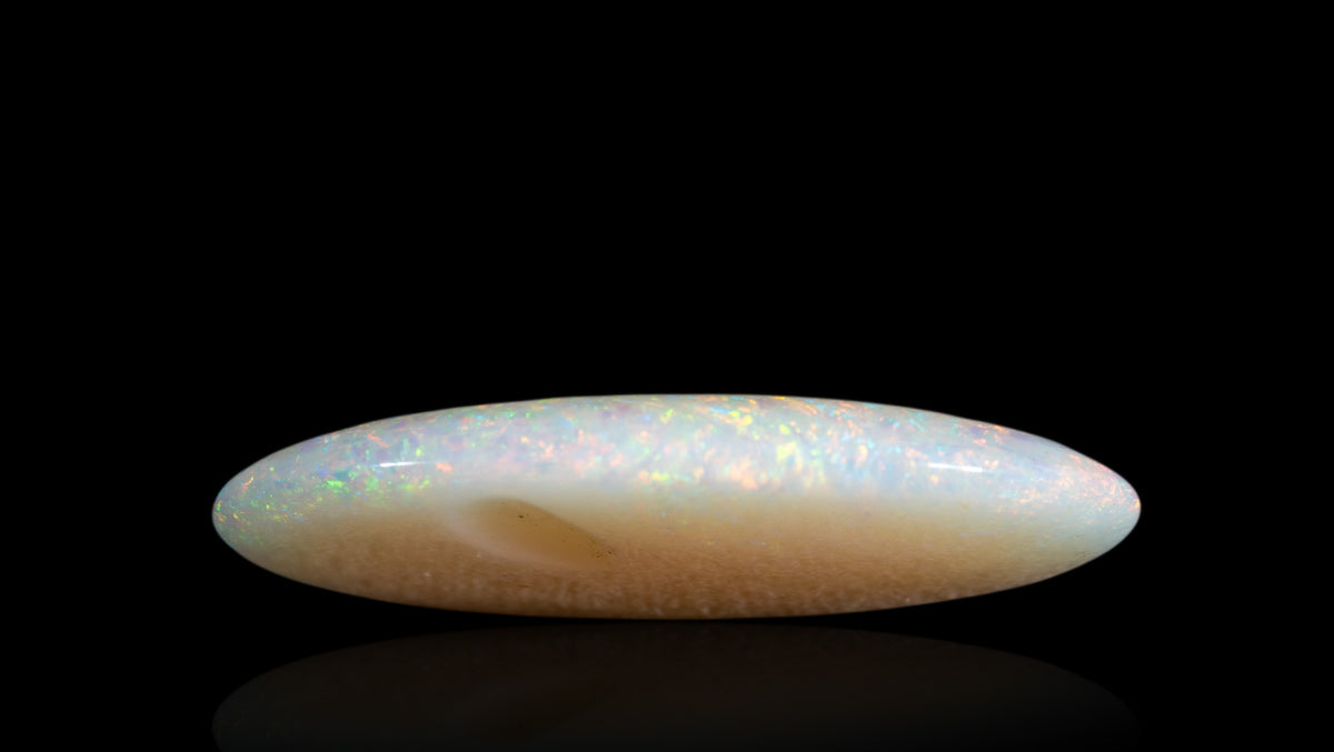 White Opal With Fire 5.17 Carats / 5.68 Ratti