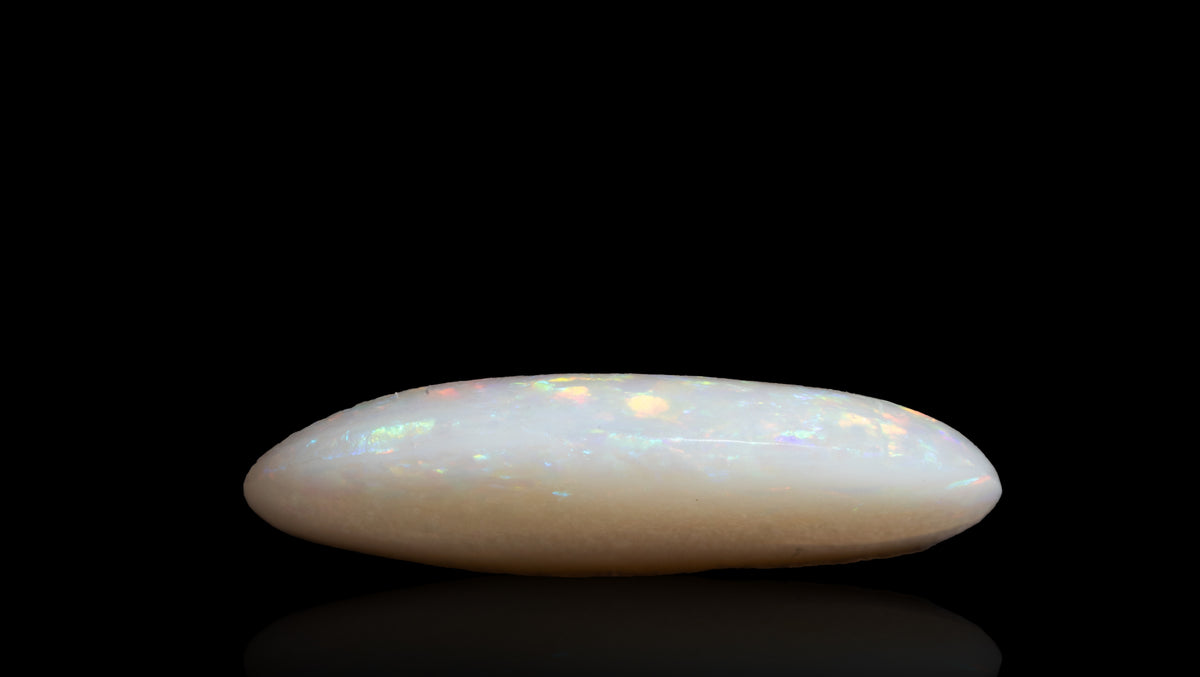 White Opal With Fire 4.04 Carats / 4.44 Ratti