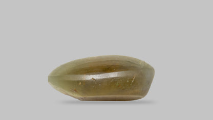Cat's Eye (Lehsuniya) 6.37 Carats / 7 Ratti