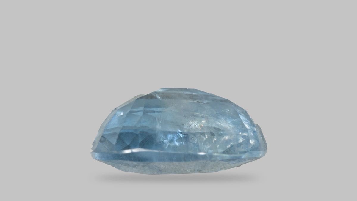 Natural Blue Sapphire 4.04 Carats / 4.44 Ratti