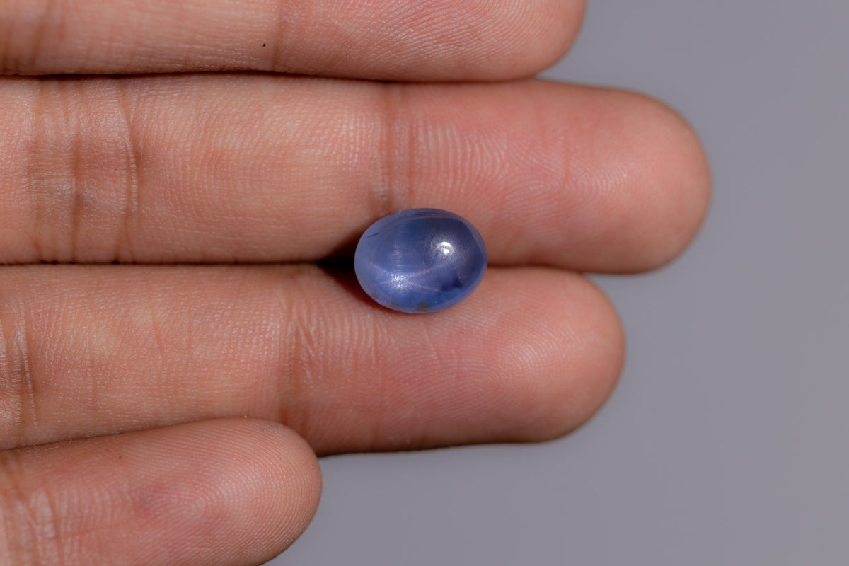 Natural Blue Sapphire 6.78 Carats / 7.45 Ratti