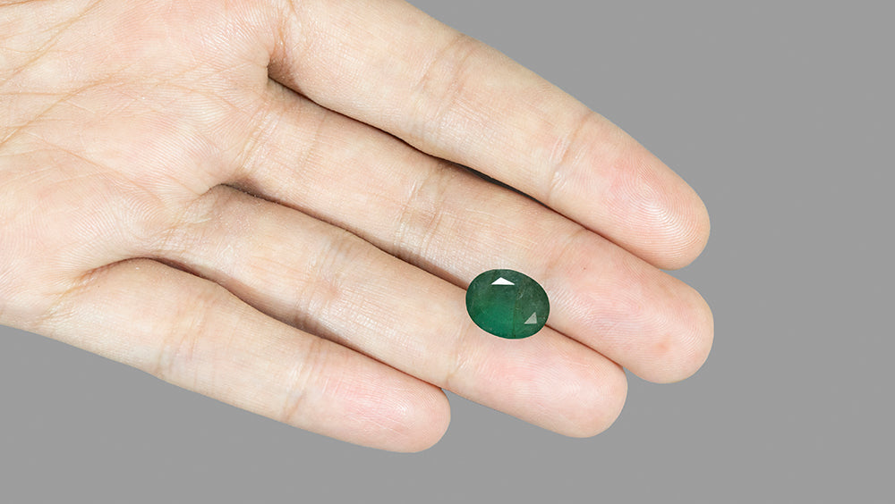 Zambian Emerald (Panna) 4.86 Carats / 5.34 Ratti
