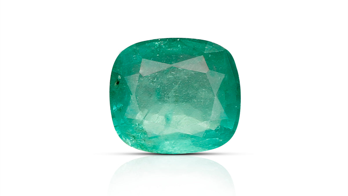 Zambian Emerald (Panna) 3.92 Carats / 4.31 Ratti