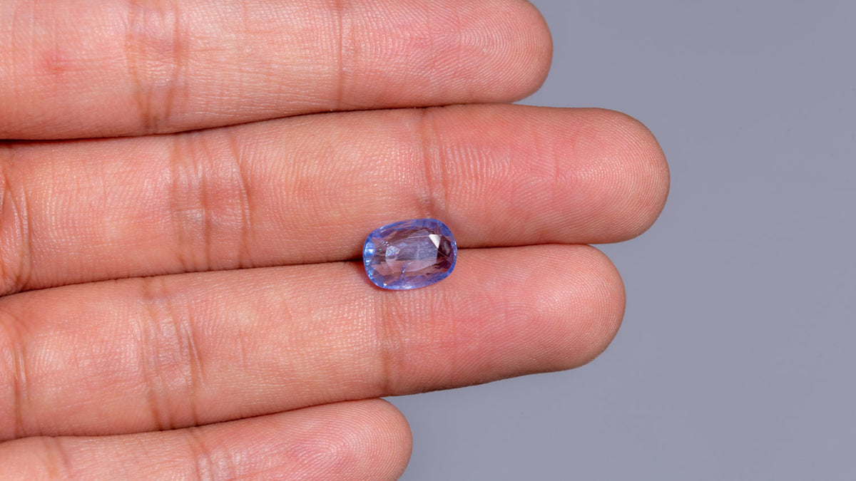 Natural Blue Sapphire 3.47 Carats / 3.81 Ratti