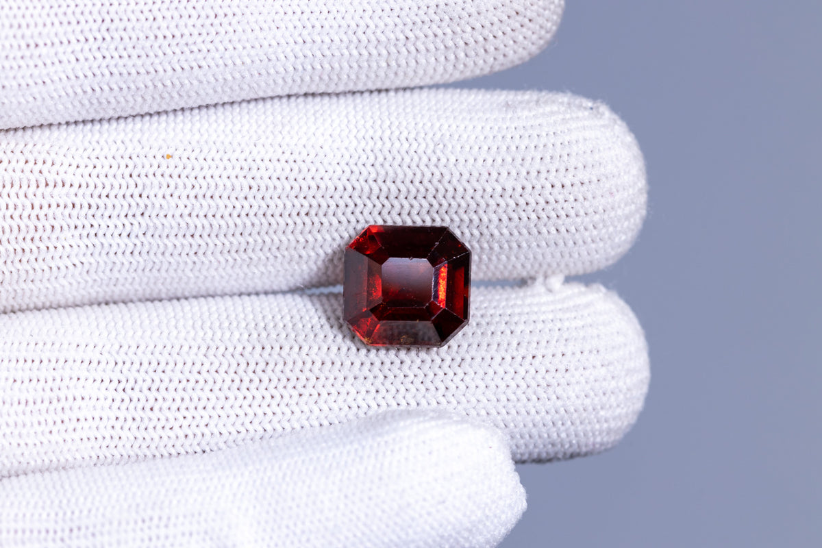 Sri-Lankan Hessonite (Gomed) 10.02 Carats / 11.01 Ratti