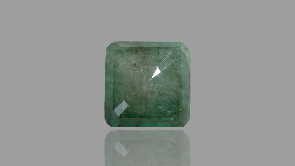 Minor Oil Zambian Emerald 15.45 Carats / 16.98 Ratti