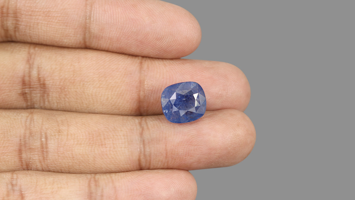 Natural Blue Sapphire 11.23 Carats / 12.34 Ratti