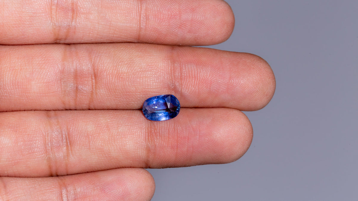 Natural Blue Sapphire 2.73 Carats / 3 Ratti