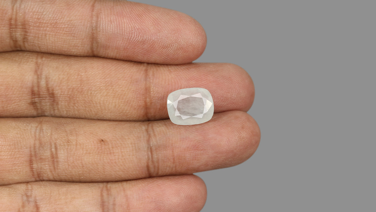 Natural Blue Sapphire 7.55 Carats / 8.3 Ratti