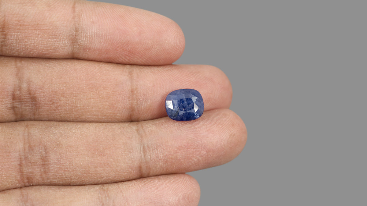 Natural Blue Sapphire 5.75 Carats / 6.32 Ratti