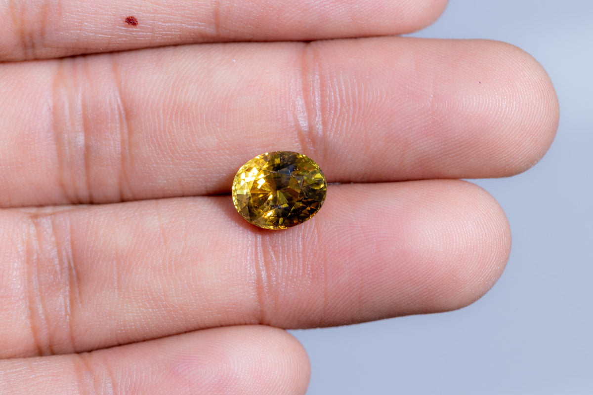 Natural Alexandrite 5.29 Carats / 5.81 Ratti