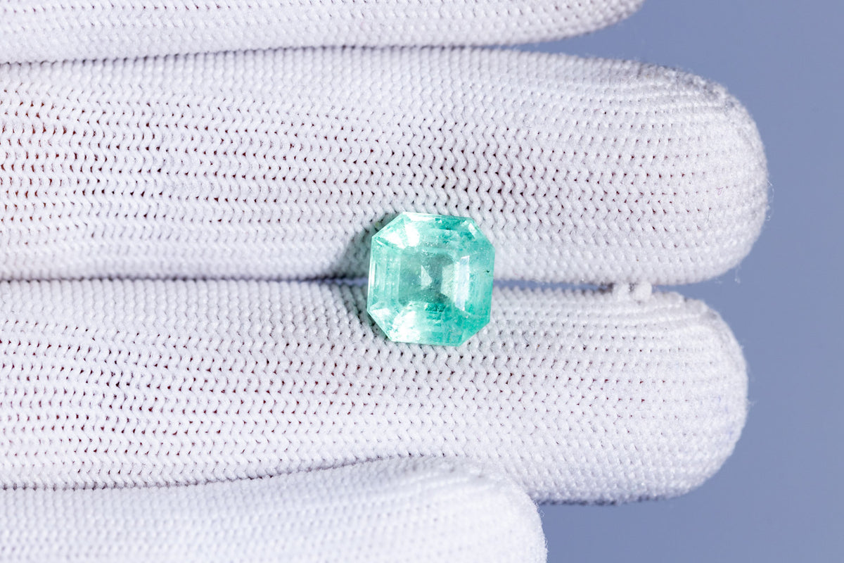 Columbian Emerald (Panna) 5.22 Carats / 5.74 Ratti