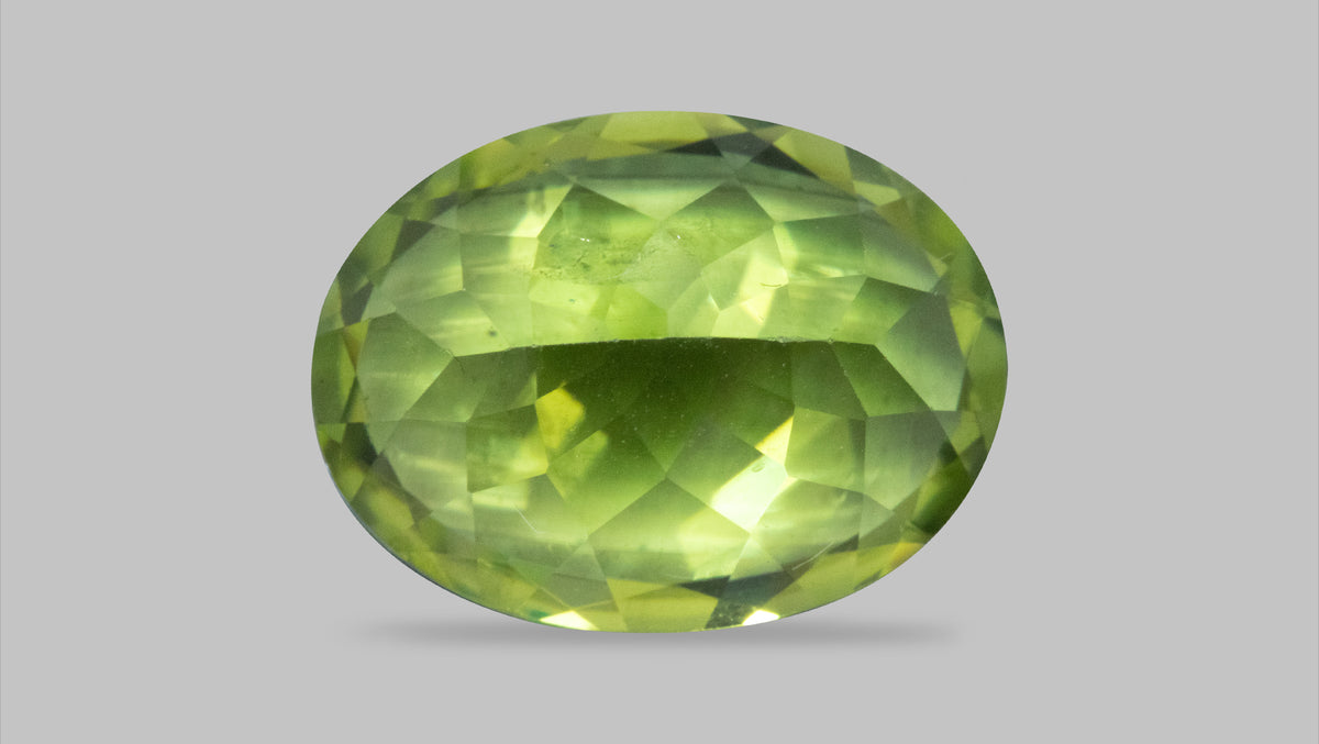Natural Peridot 6.14 Carats / 6.75 Ratti