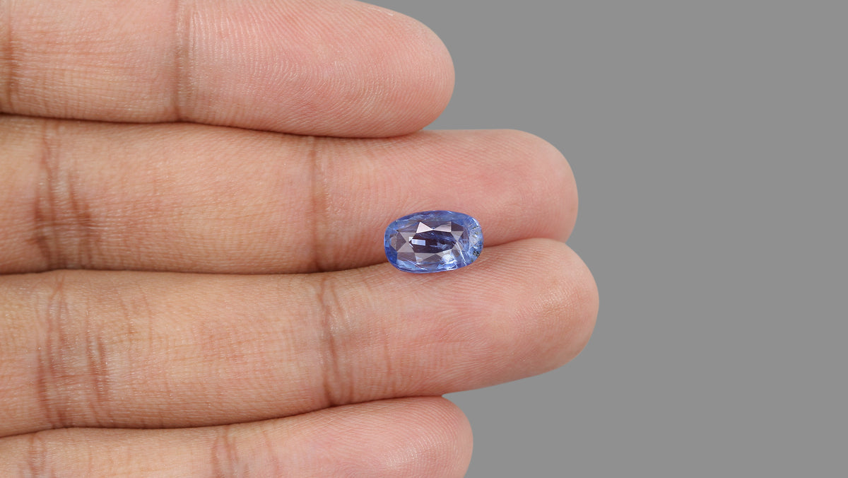 Natural Blue Sapphire 5.03 Carats / 5.53 Ratti