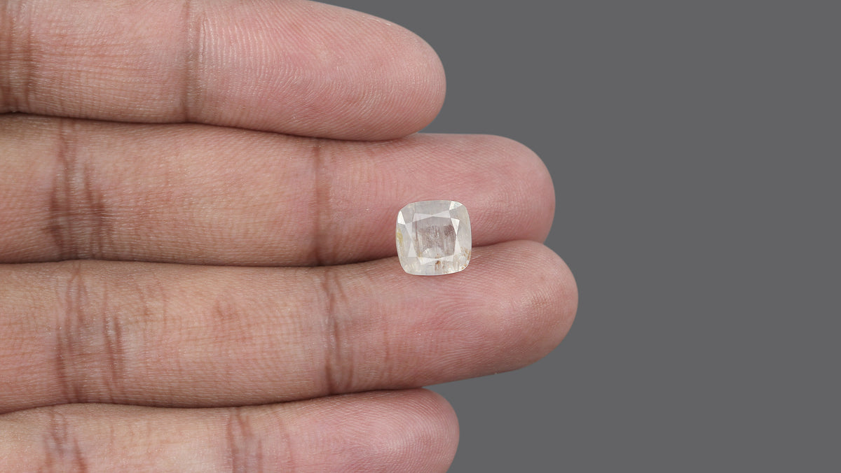 Natural Blue Sapphire 5.23 Carats / 5.75 Ratti