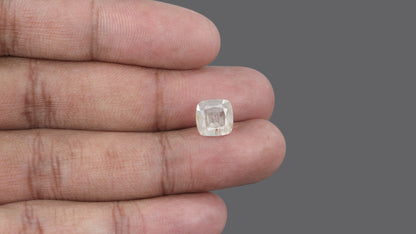 Natural Blue Sapphire 5.23 Carats / 5.75 Ratti