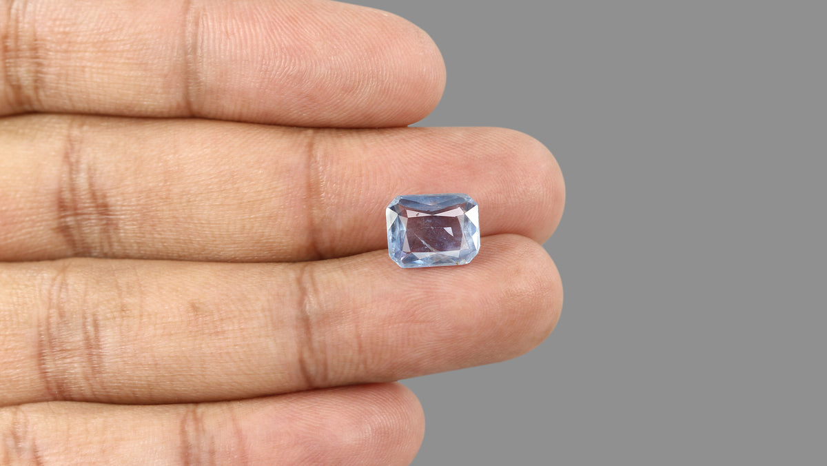 Natural Blue Sapphire 5.55 Carats / 6.1 Ratti