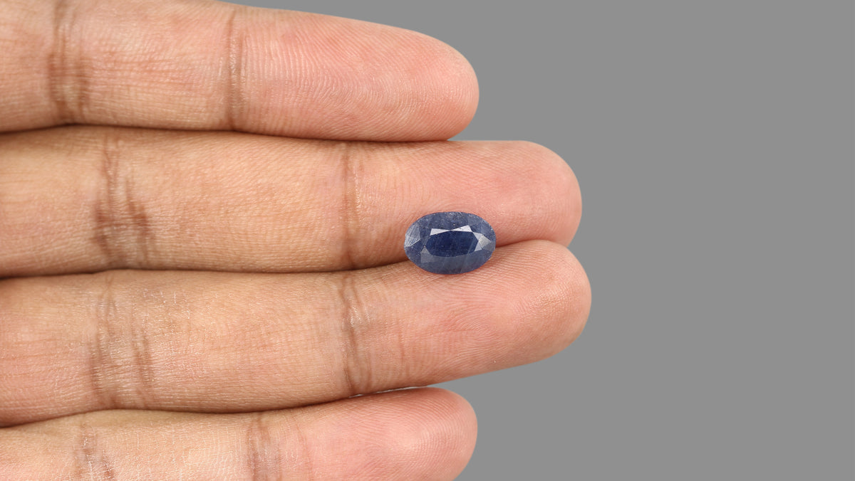Natural Blue Sapphire 5.07 Carats / 5.57 Ratti