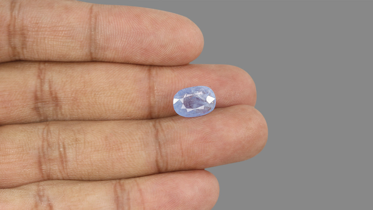 Natural Blue Sapphire 4.87 Carats / 5.35 Ratti