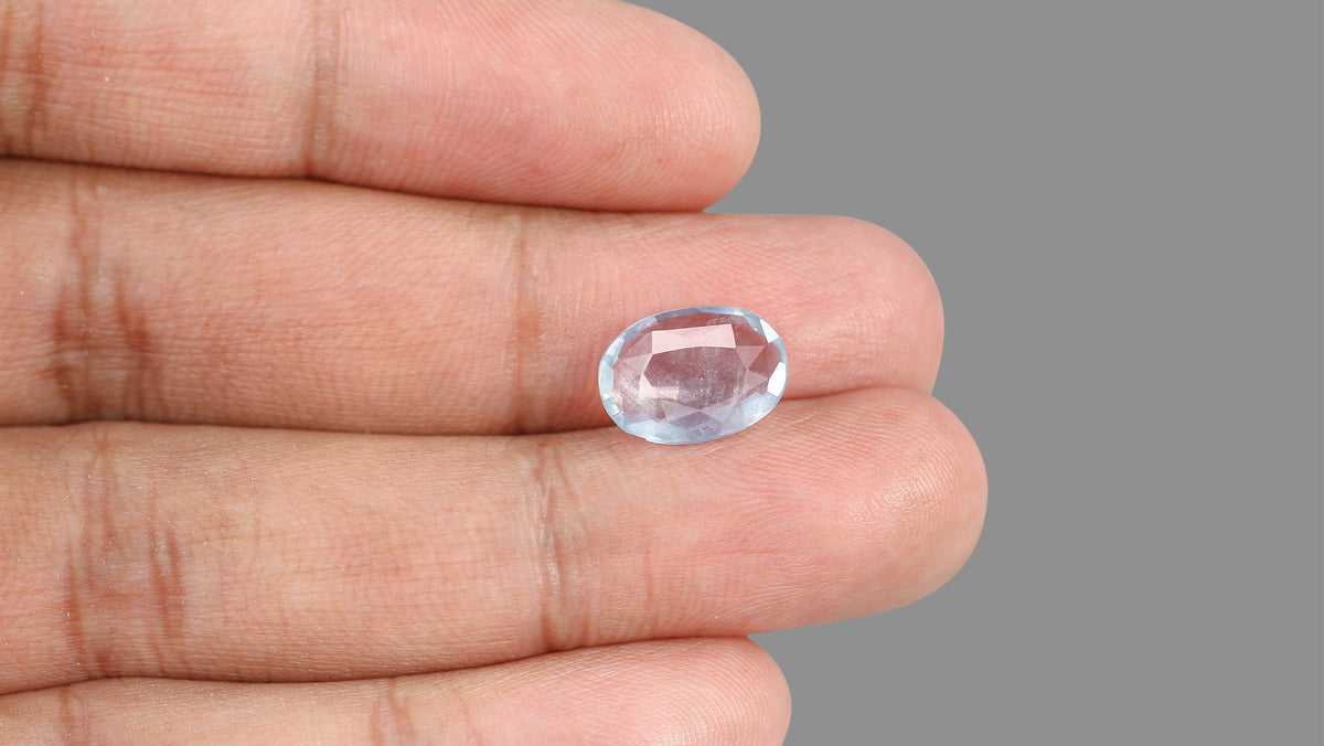 Natural Blue Sapphire 4.57 Carats / 5.02 Ratti
